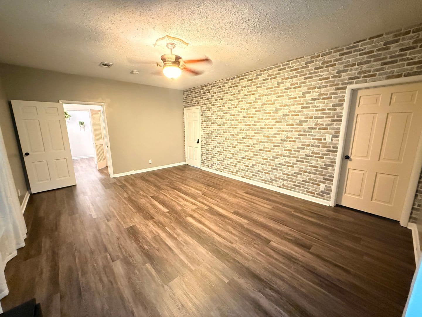 Columbus House: 154 Spivey Rd