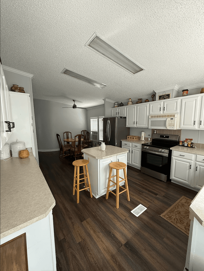 Starkville House: 3132 Pat Station Rd