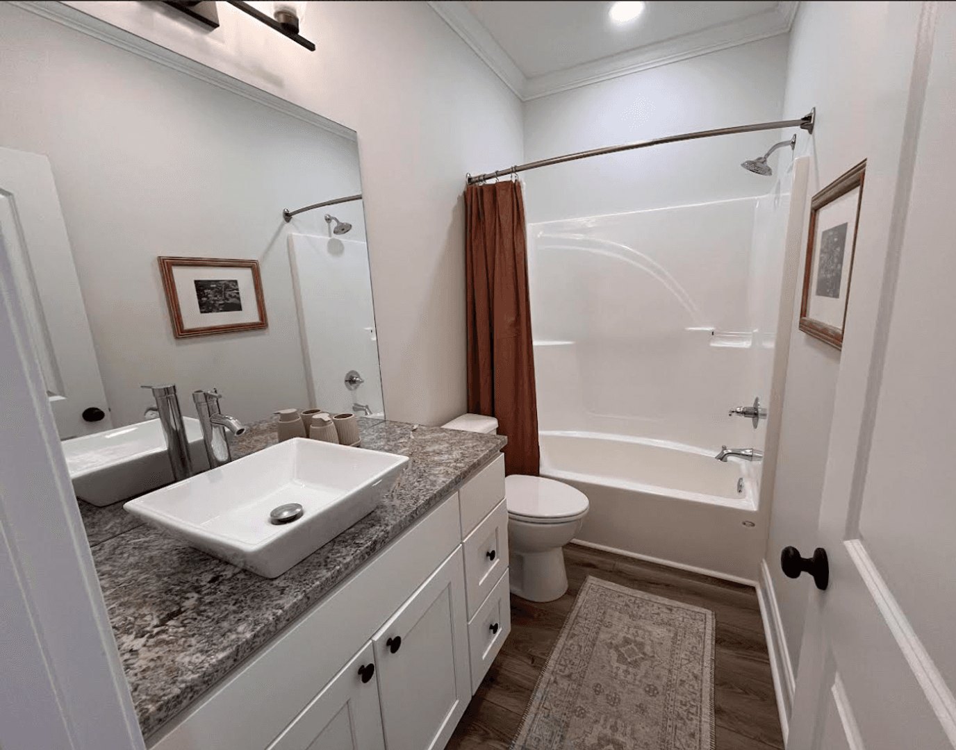 Caledonia House: 294 Frye Circle