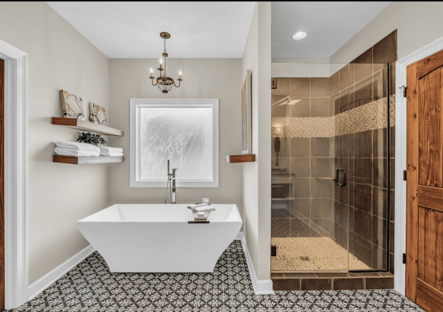 Columbus House: 790 Moores Creek Rd