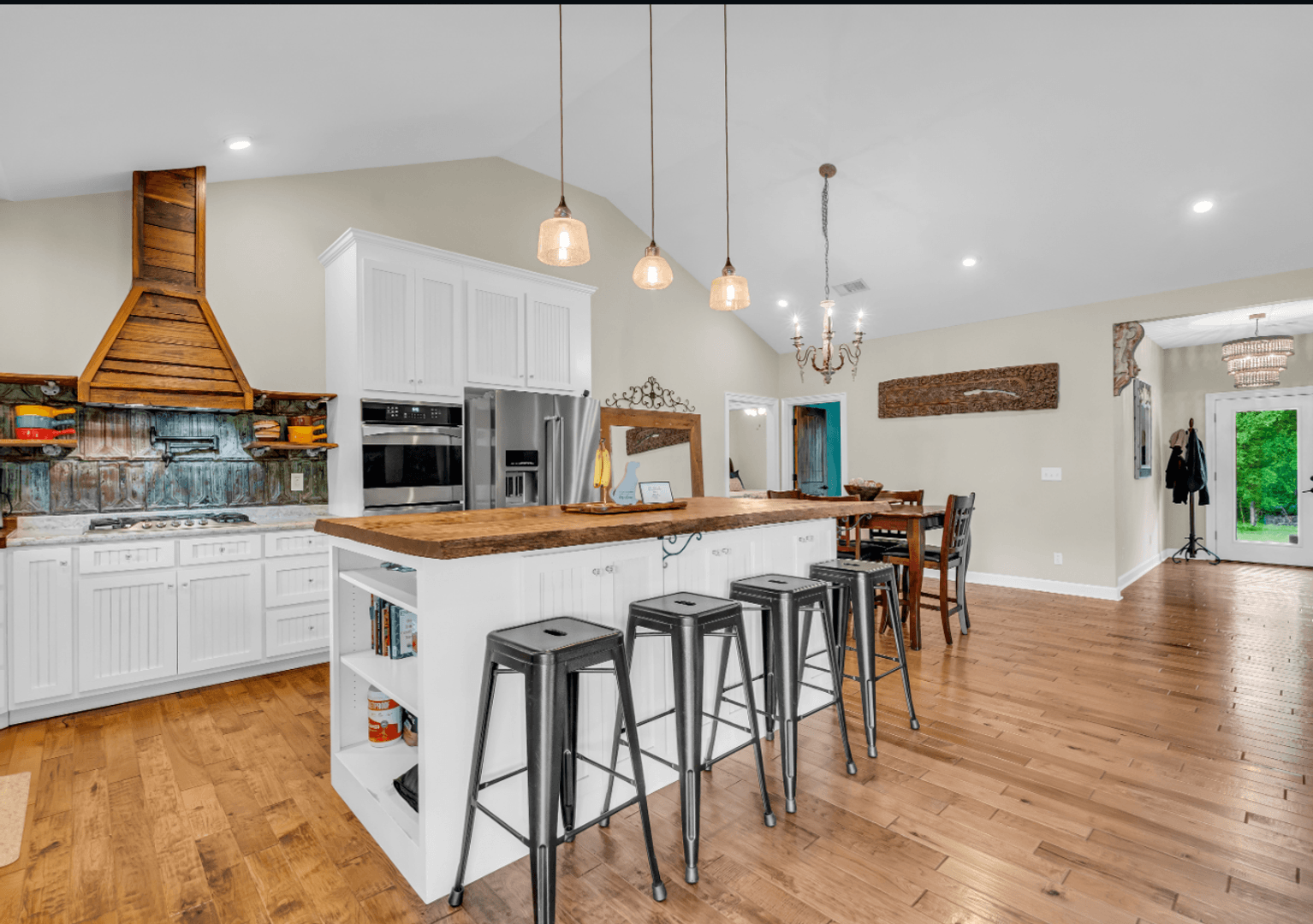 Columbus House: 790 Moores Creek Rd