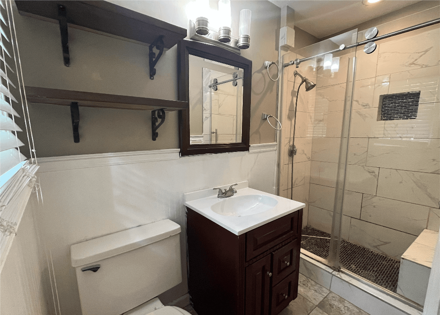 Columbus House: 601 N Browder