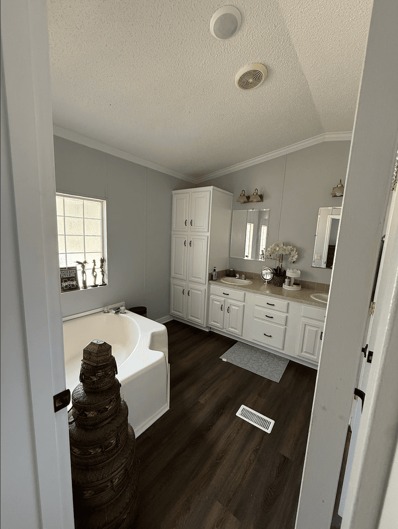 Starkville House: 3132 Pat Station Rd