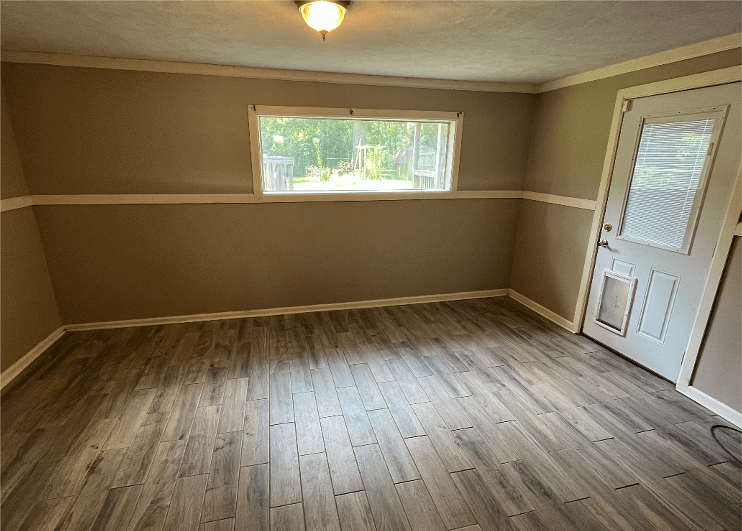 Columbus House: 601 N Browder