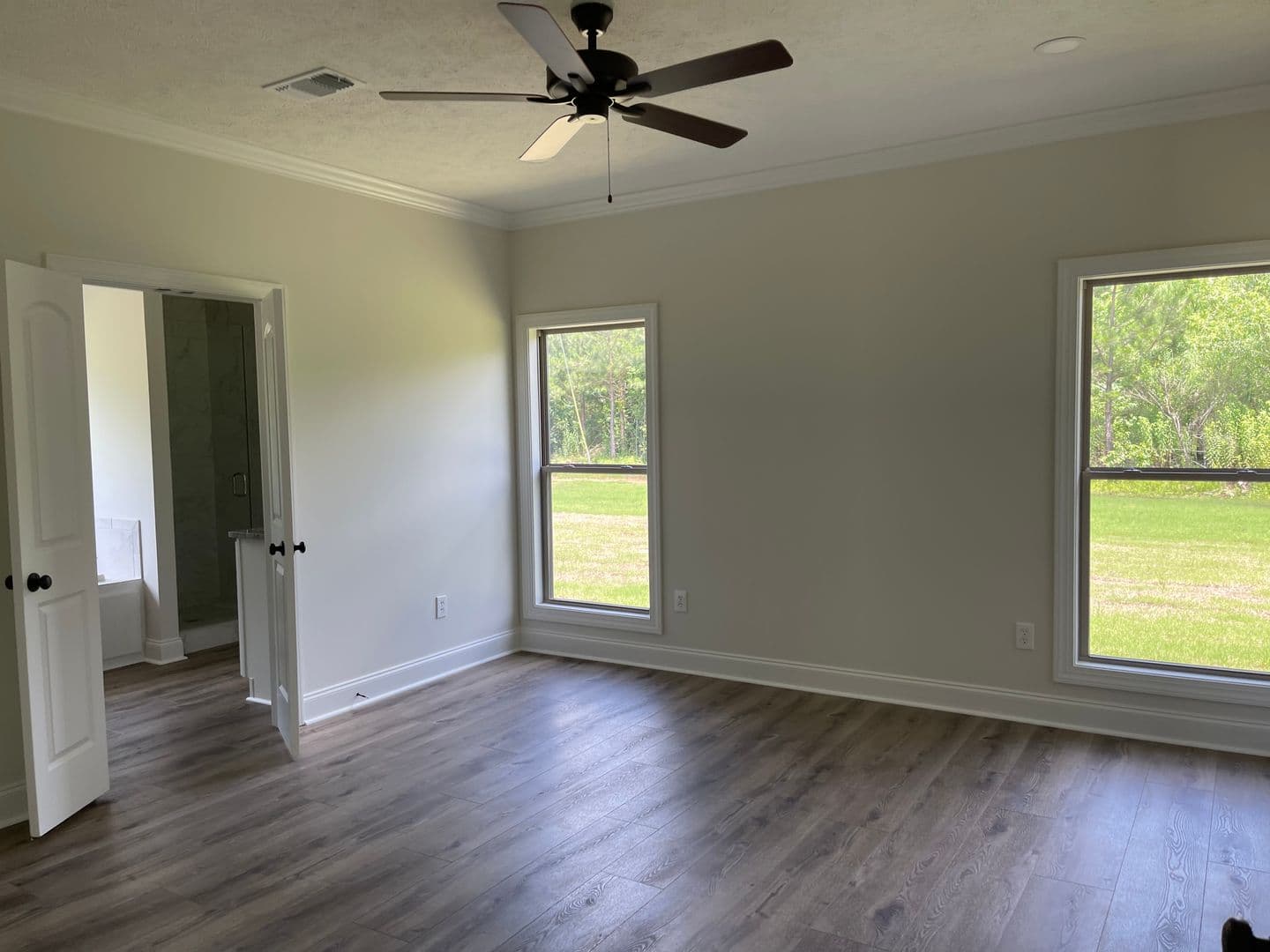 Caledonia House: 294 Frye Circle