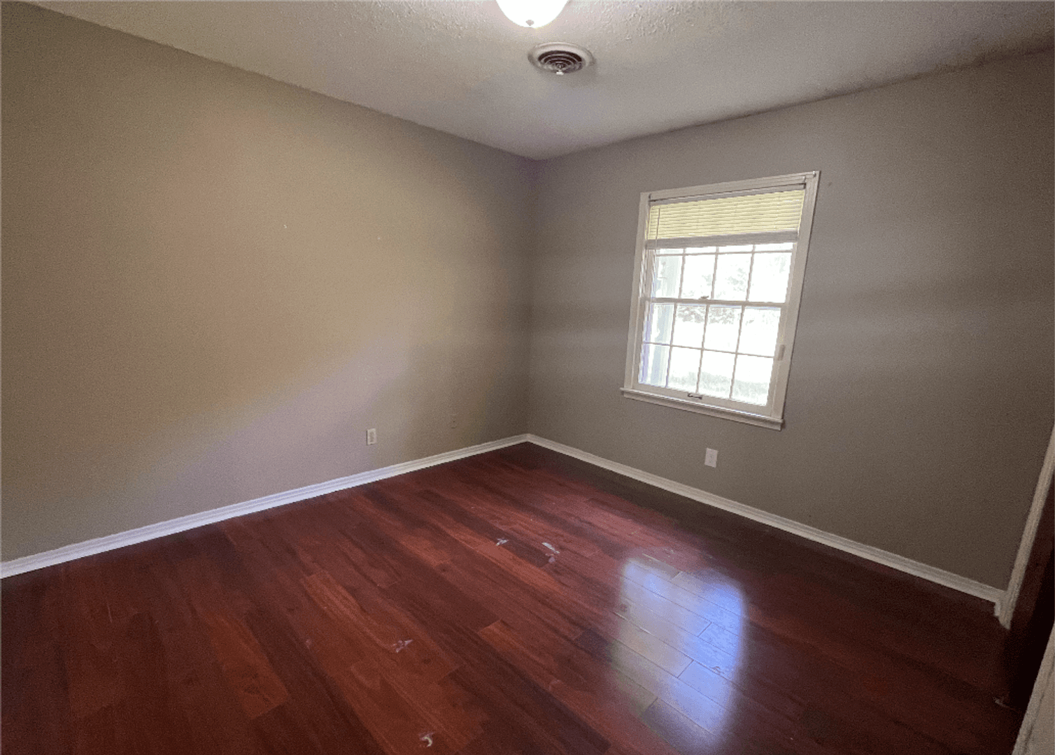 Columbus House: 601 N Browder