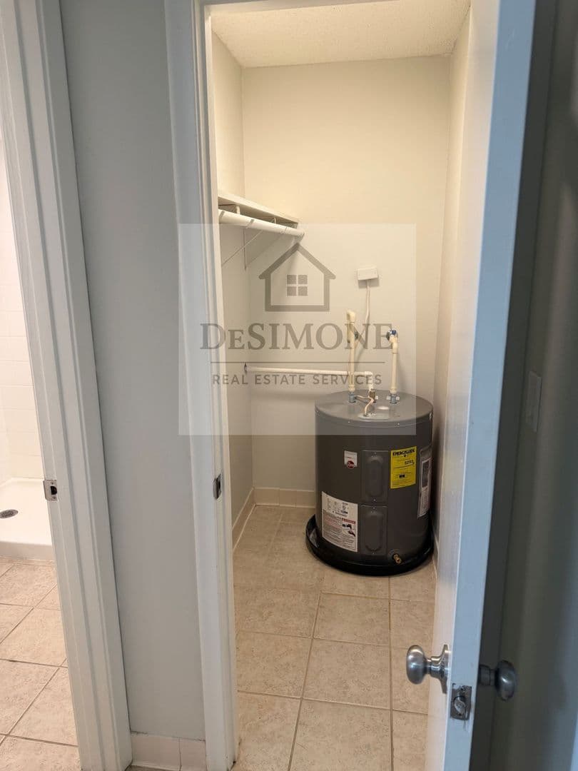Silver Springs Apartment: 2620 NE 52nd Court