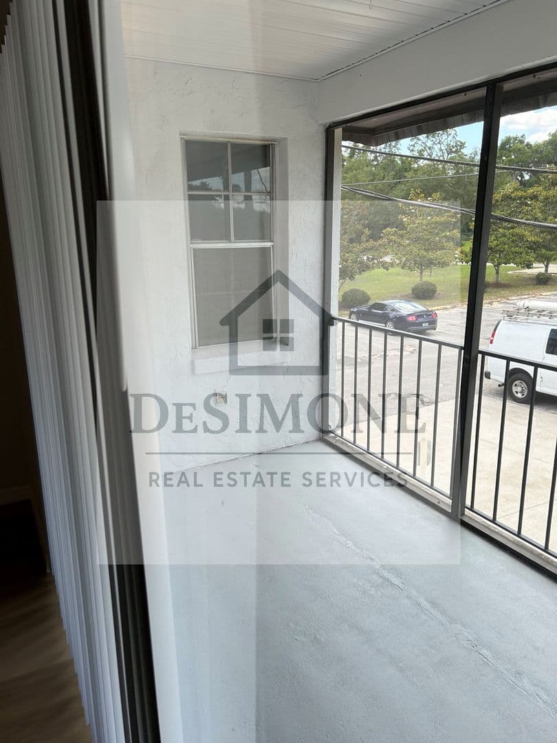 Silver Springs Apartment: 2620 NE 52nd Court