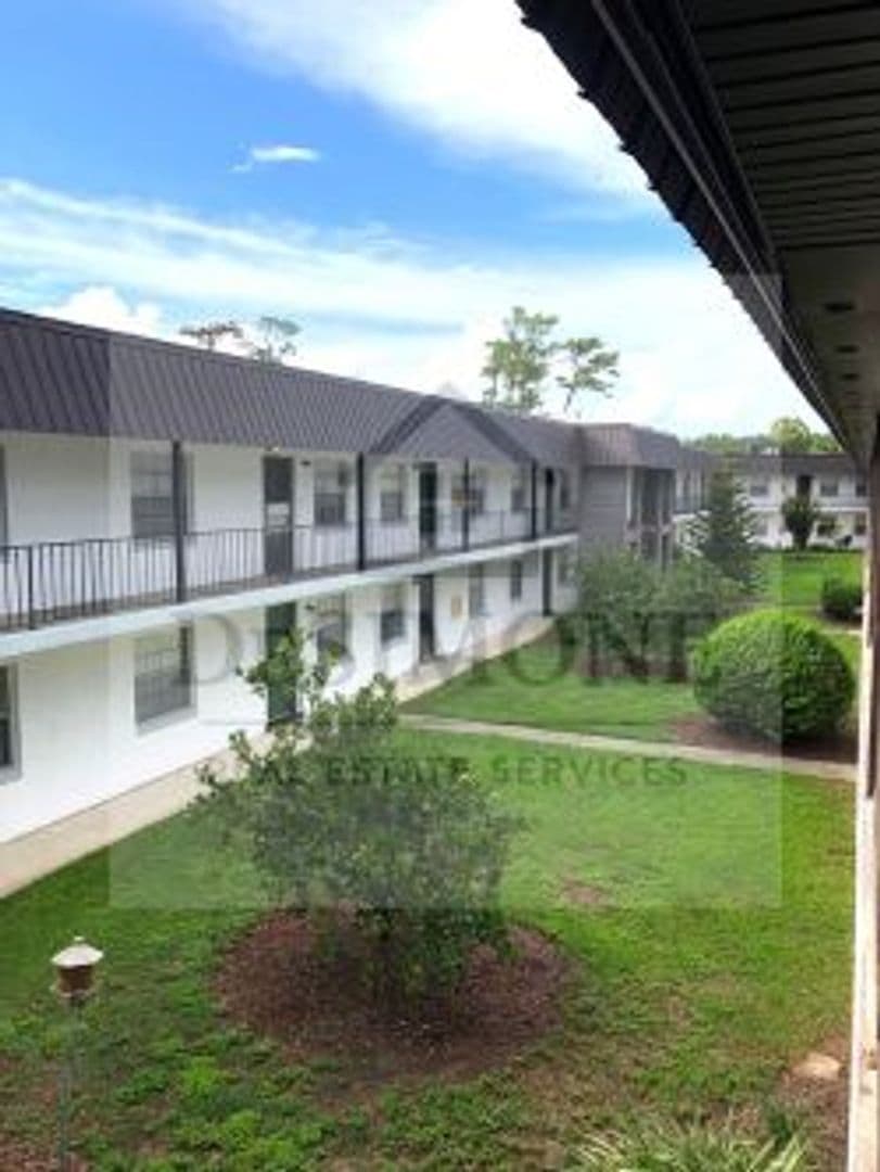 Silver Springs Apartment: 2620 NE 52nd Court