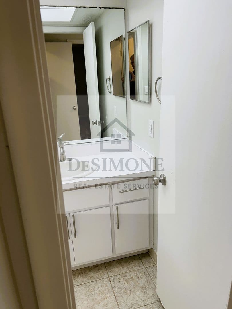 Silver Springs Apartment: 2620 NE 52nd Court