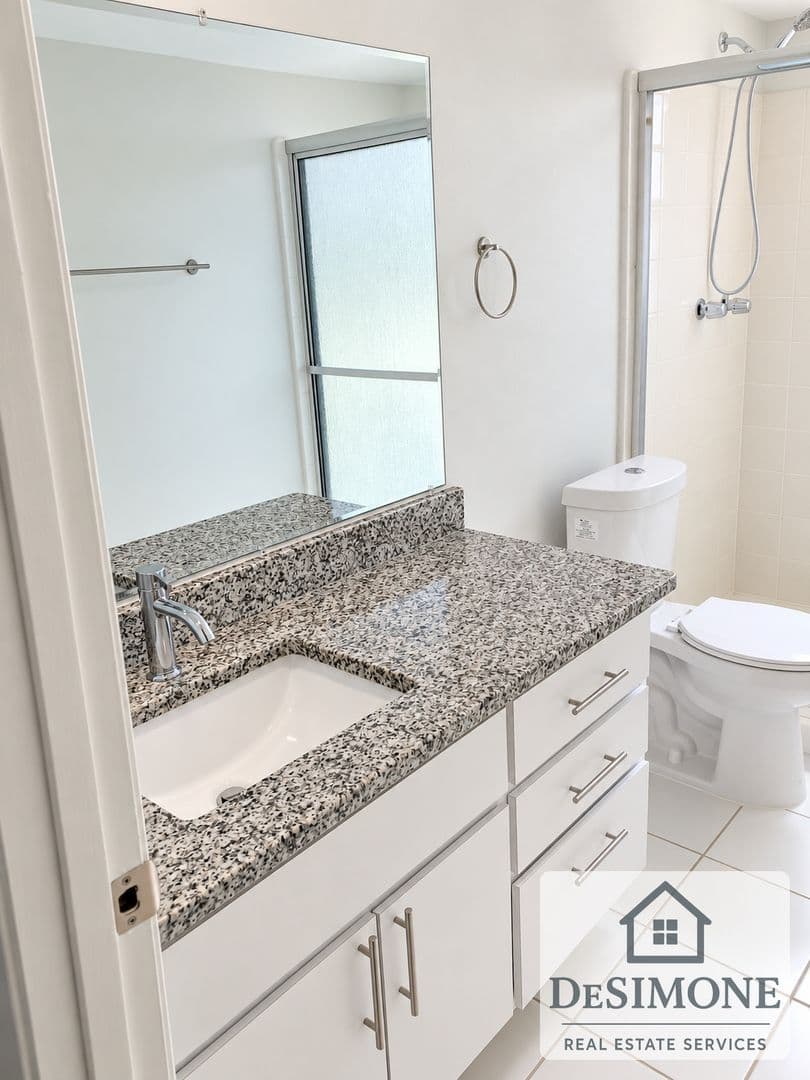 Silver Springs Apartment: 2620 NE 52nd Court