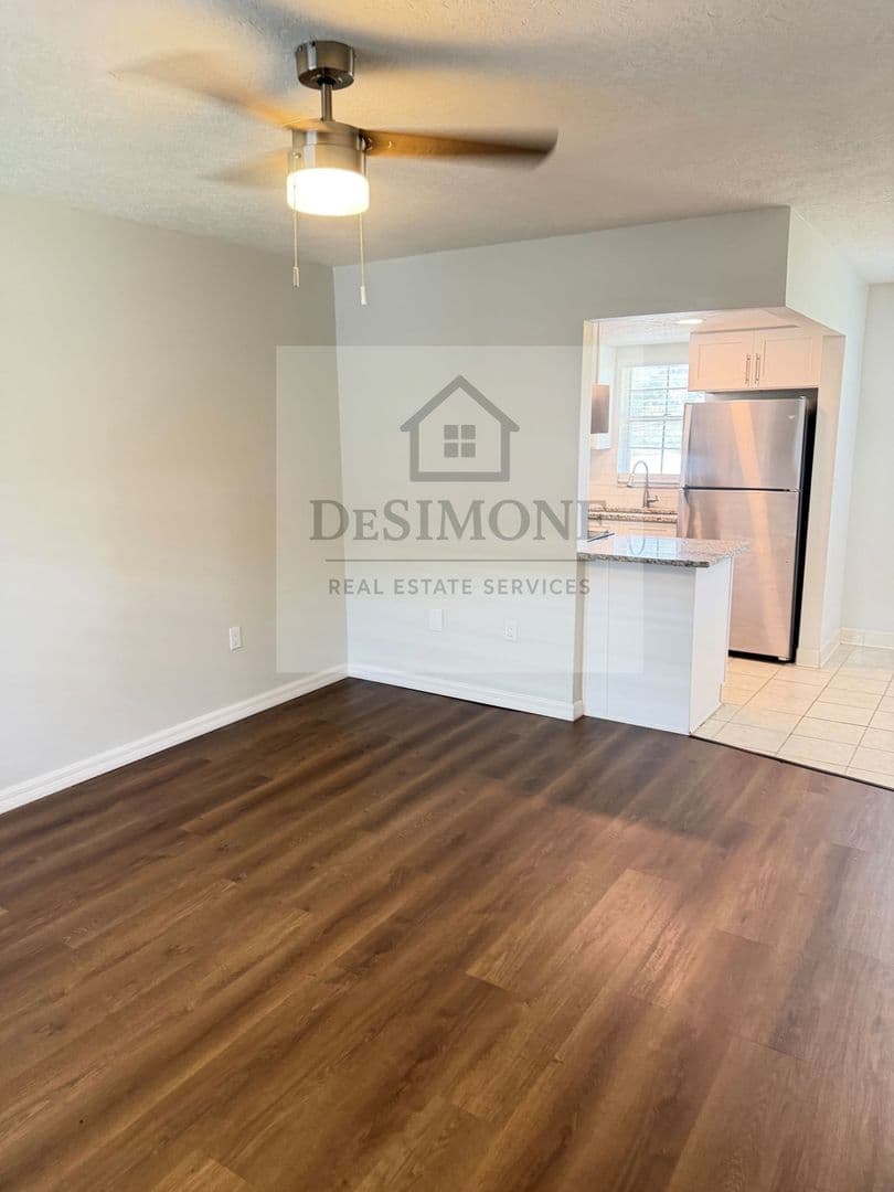 Silver Springs Apartment: 2620 NE 52nd Court