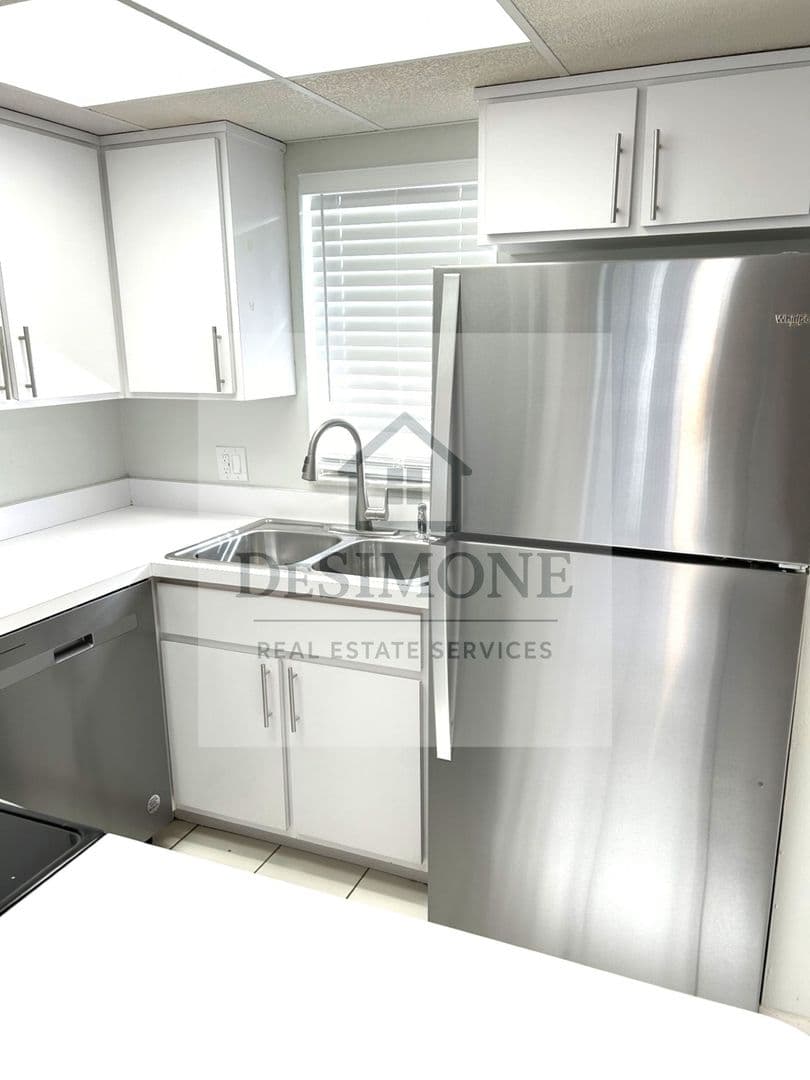Silver Springs Apartment: 2620 NE 52nd Court