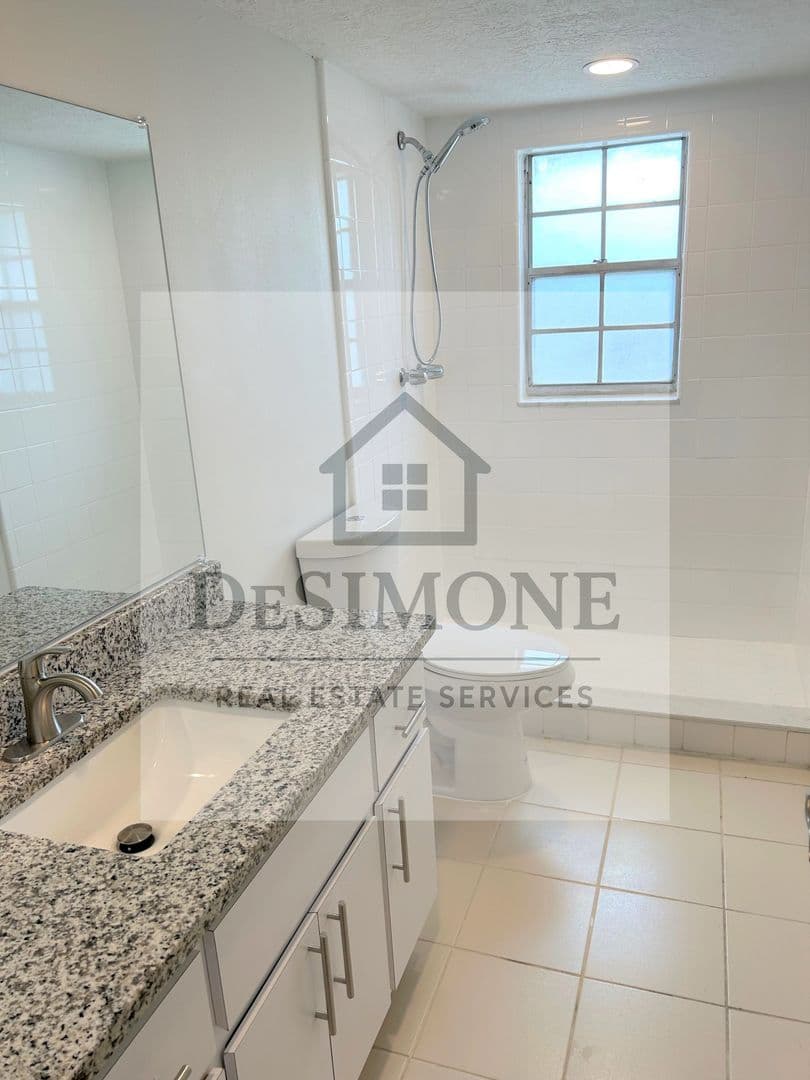 Silver Springs Apartment: 2620 NE 52nd Court