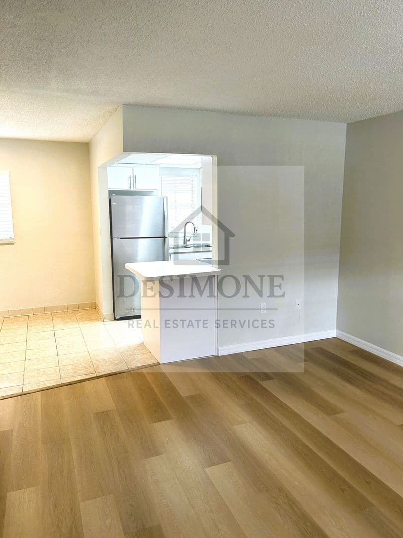 Silver Springs Apartment: 2620 NE 52nd Court