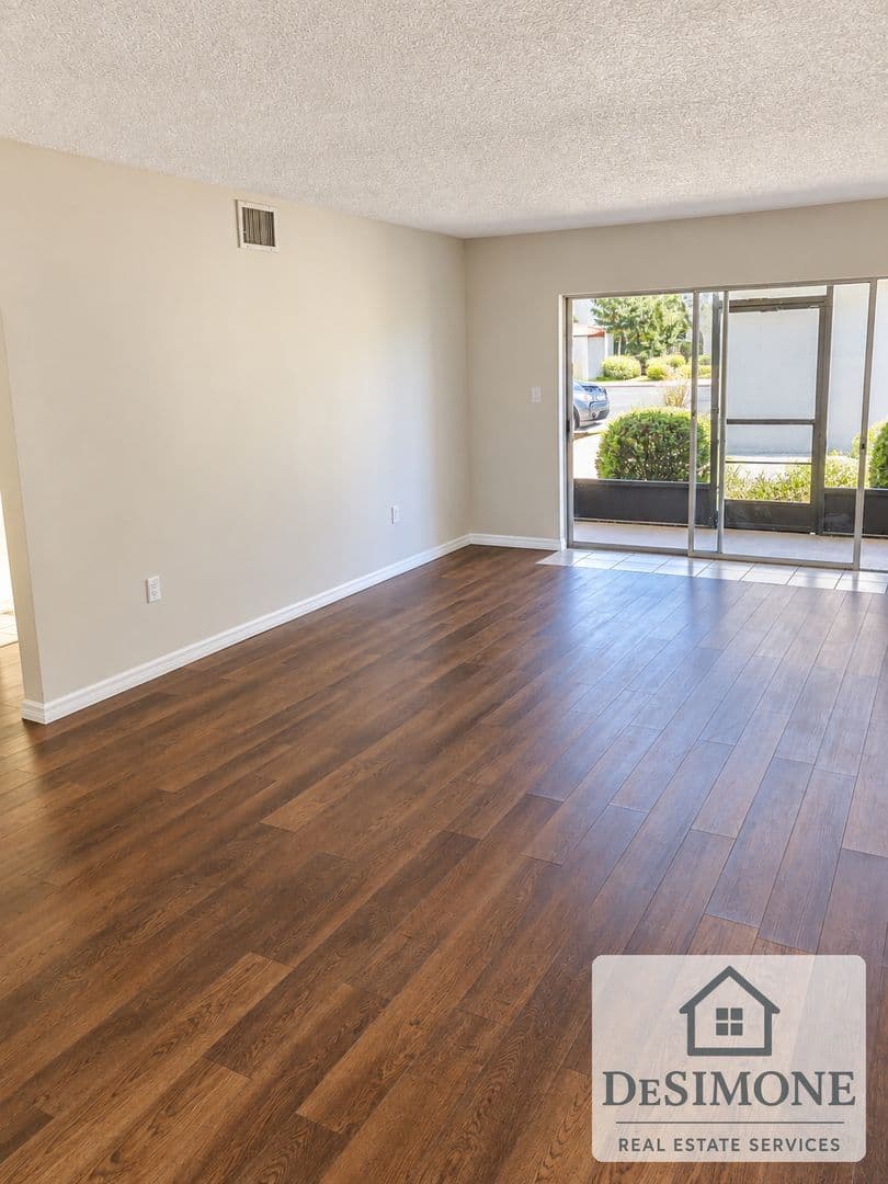 Silver Springs Apartment: 2620 NE 52nd Court