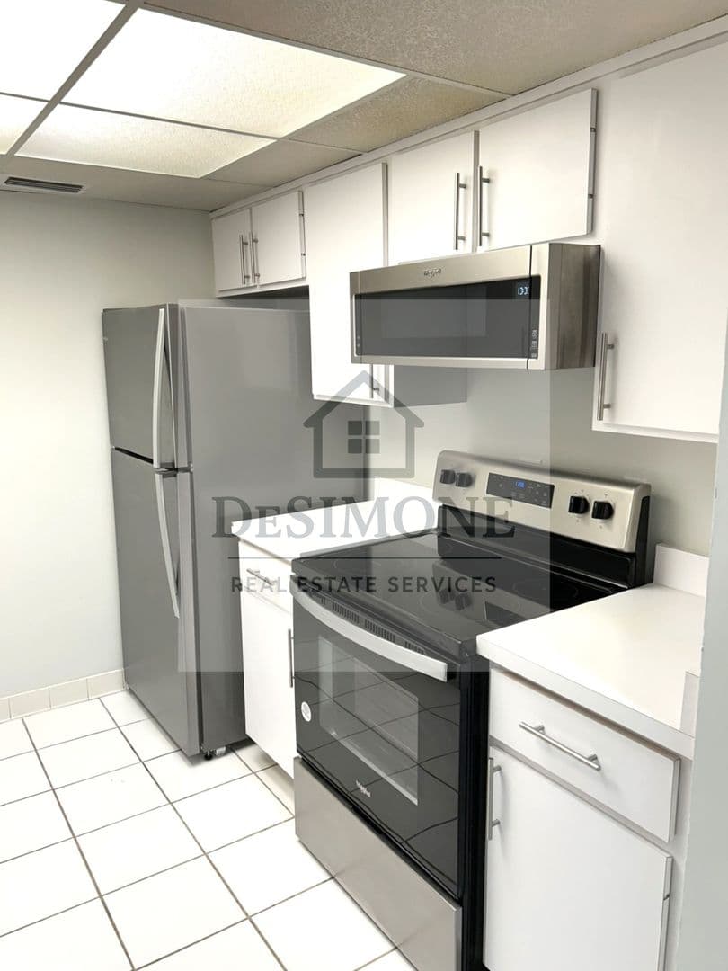 Silver Springs Apartment: 2620 NE 52nd Court