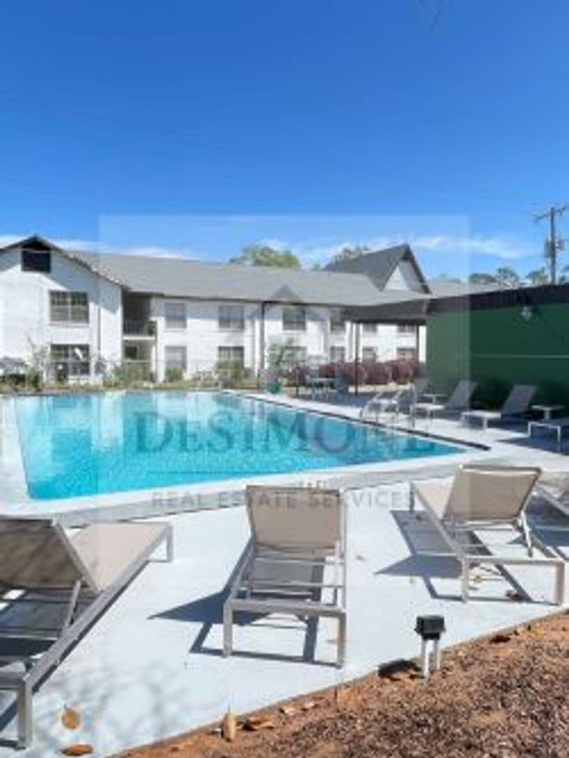 Silver Springs Apartment: 2620 NE 52nd Court