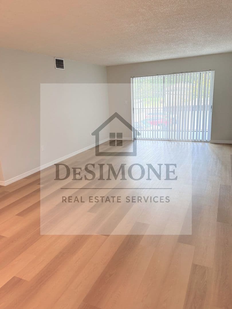 Silver Springs Apartment: 2620 NE 52nd Court
