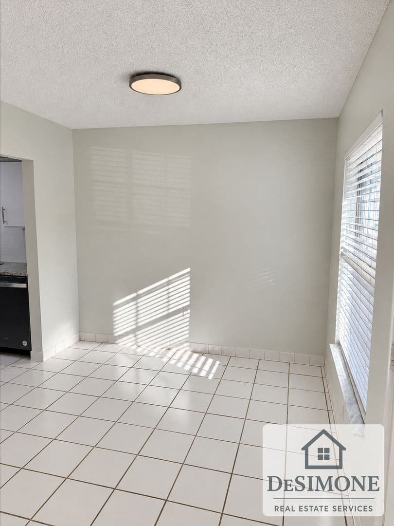 Silver Springs Apartment: 2620 NE 52nd Court