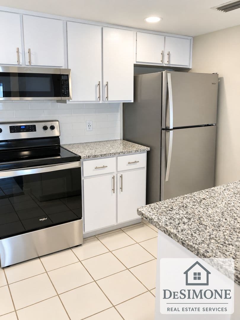 Silver Springs Apartment: 2620 NE 52nd Court