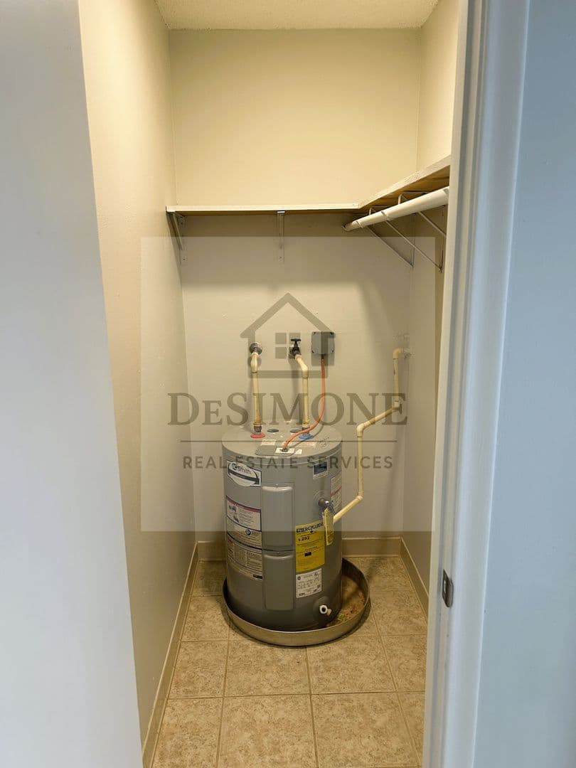 Silver Springs Apartment: 2620 NE 52nd Court