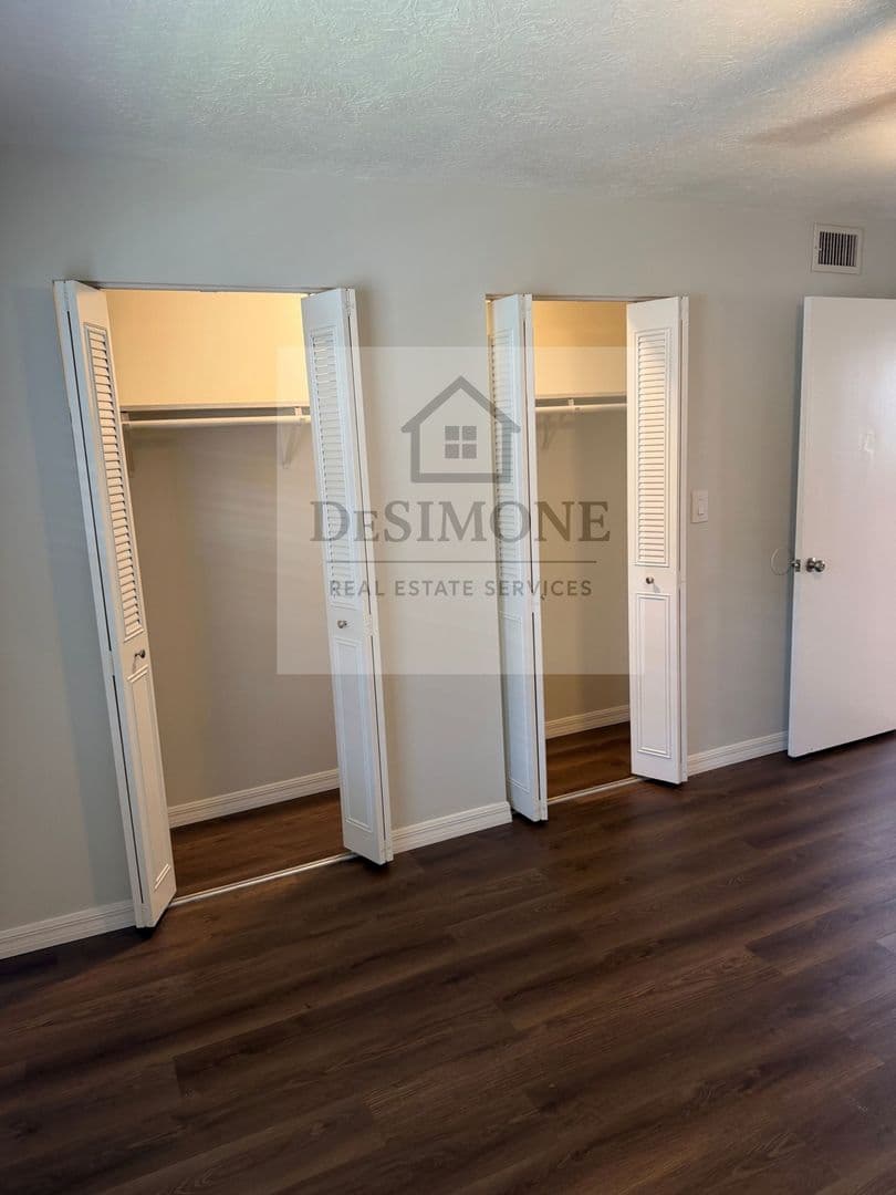 Silver Springs Apartment: 2620 NE 52nd Court
