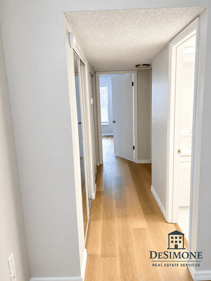 Silver Springs Apartment: 2620 NE 52nd Court