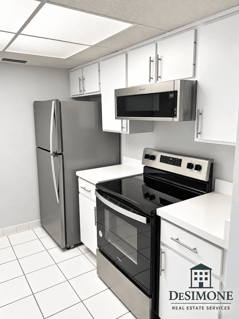 Silver Springs Apartment: 2620 NE 52nd Court