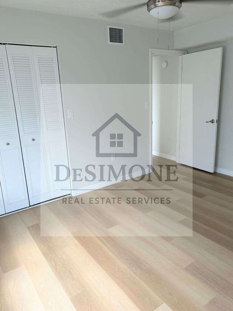 Silver Springs Apartment: 2620 NE 52nd Court
