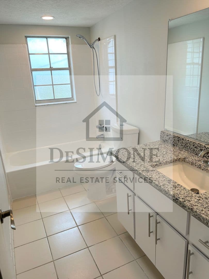 Silver Springs Apartment: 2620 NE 52nd Court