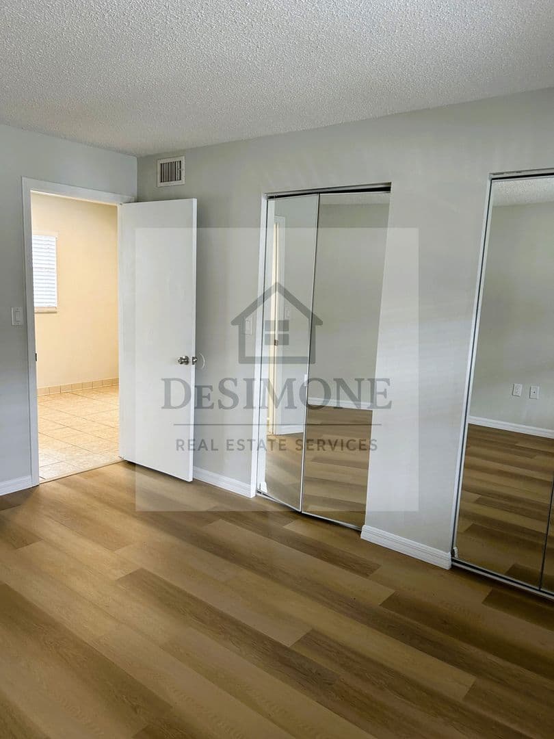 Silver Springs Apartment: 2620 NE 52nd Court