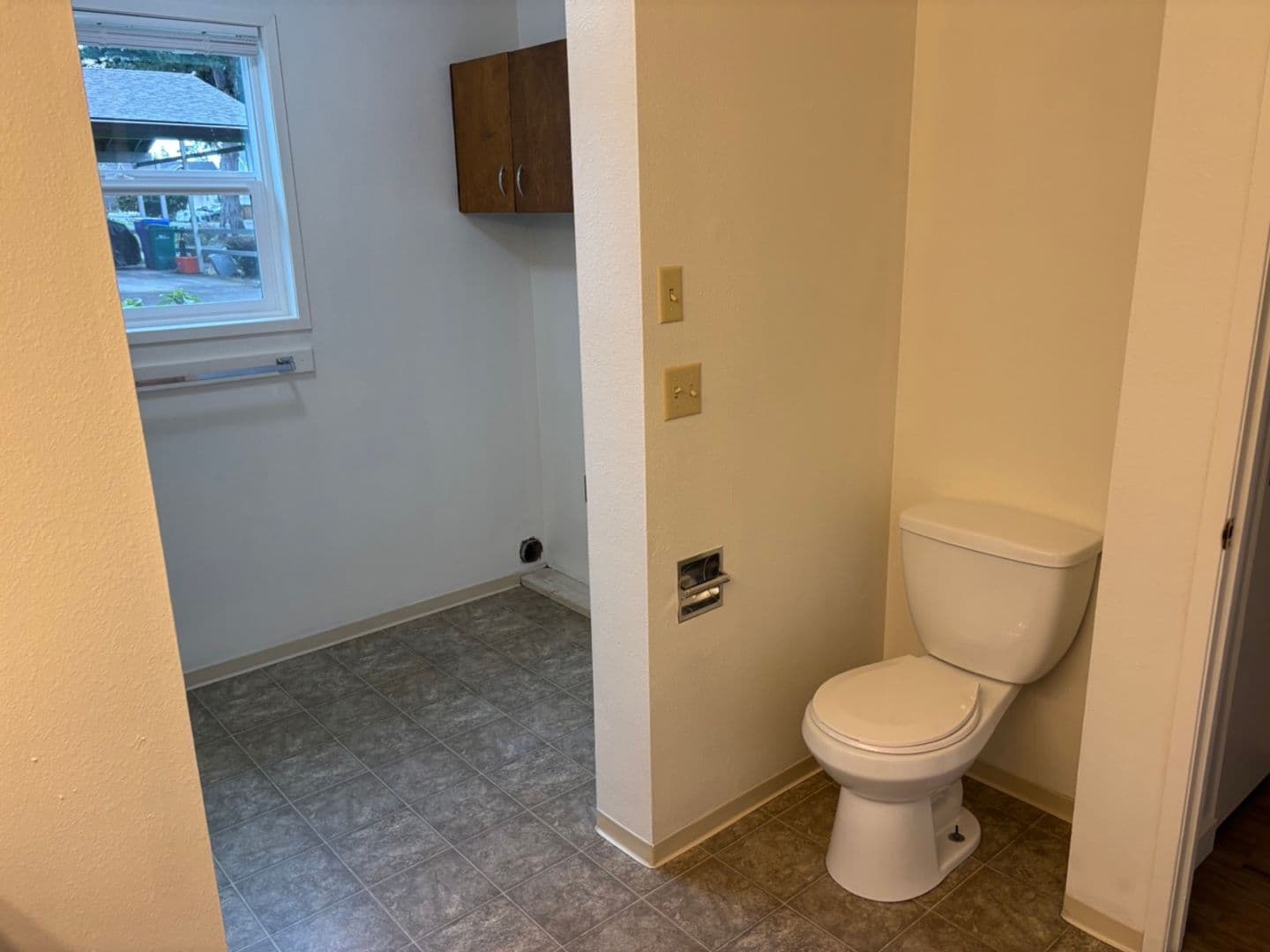 Milwaukie Apartment: 5555 SE Gill St