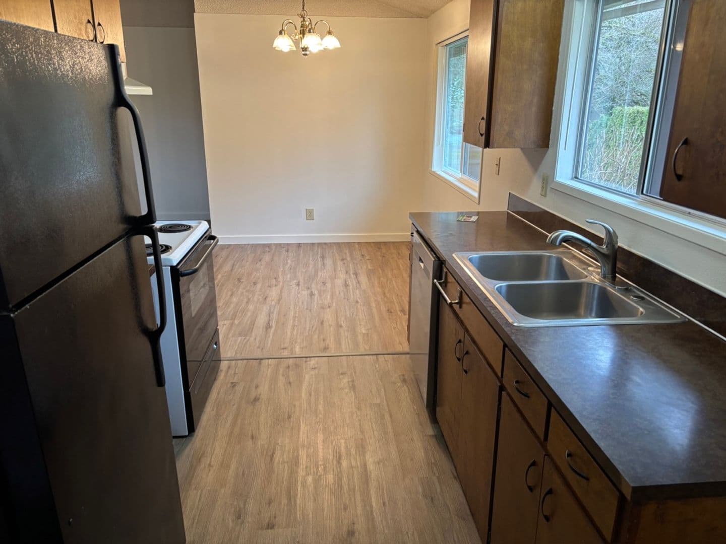 Milwaukie Apartment: 5555 SE Gill St