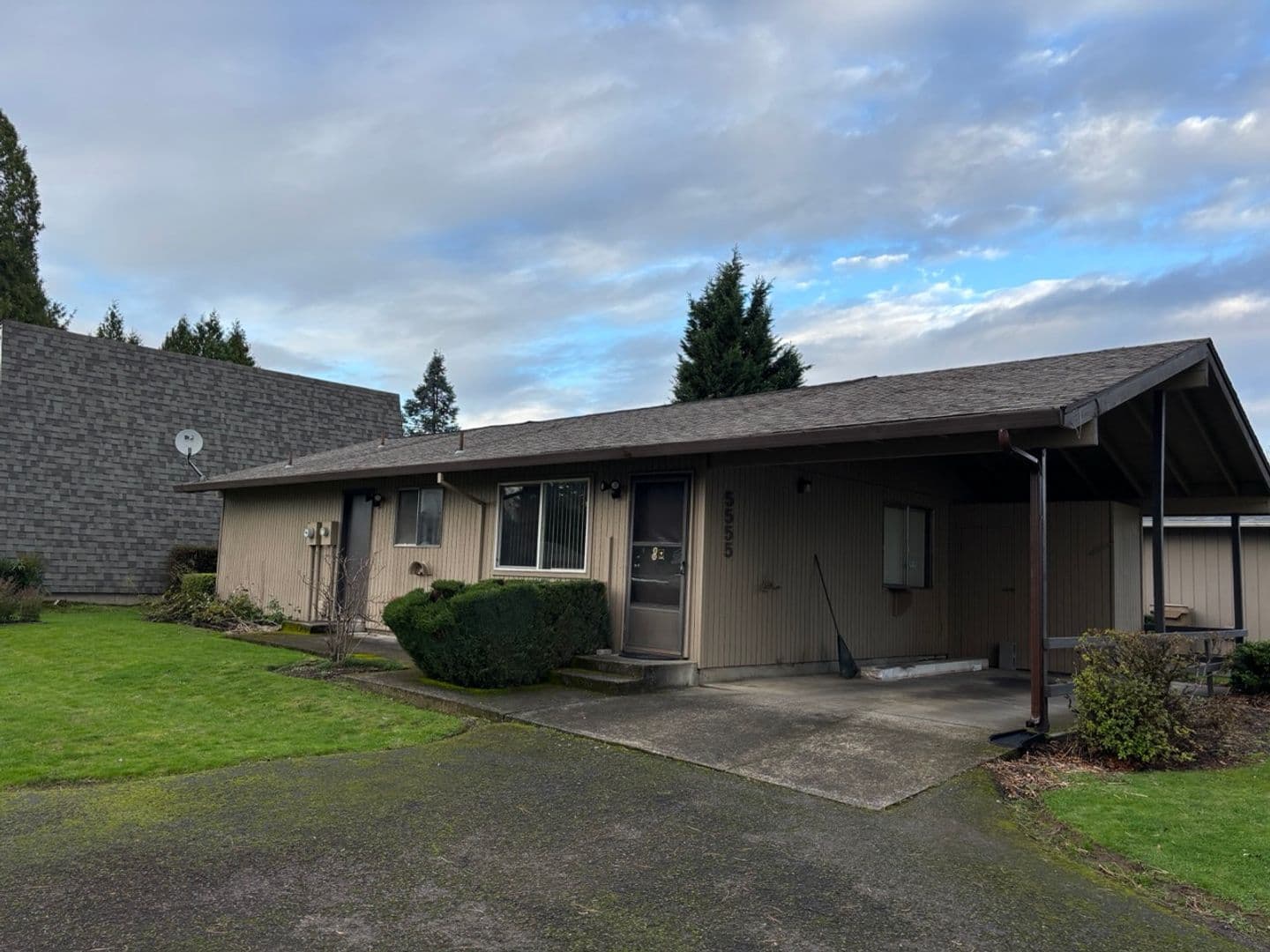 Milwaukie Apartment: 5555 SE Gill St