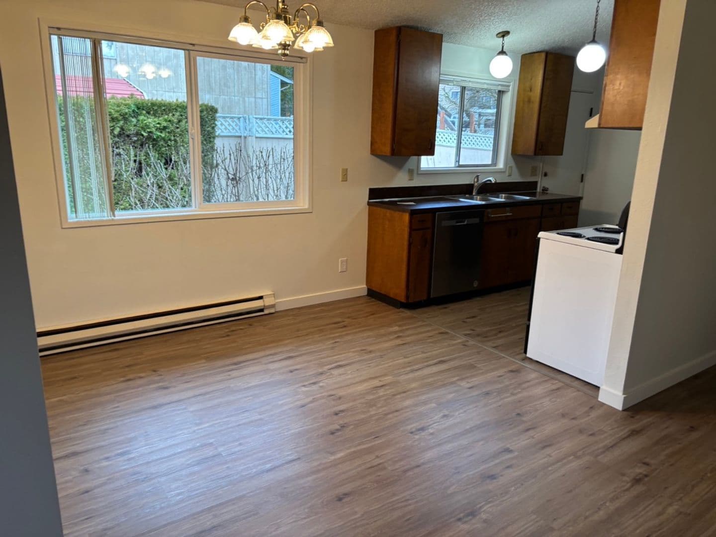 Milwaukie Apartment: 5555 SE Gill St