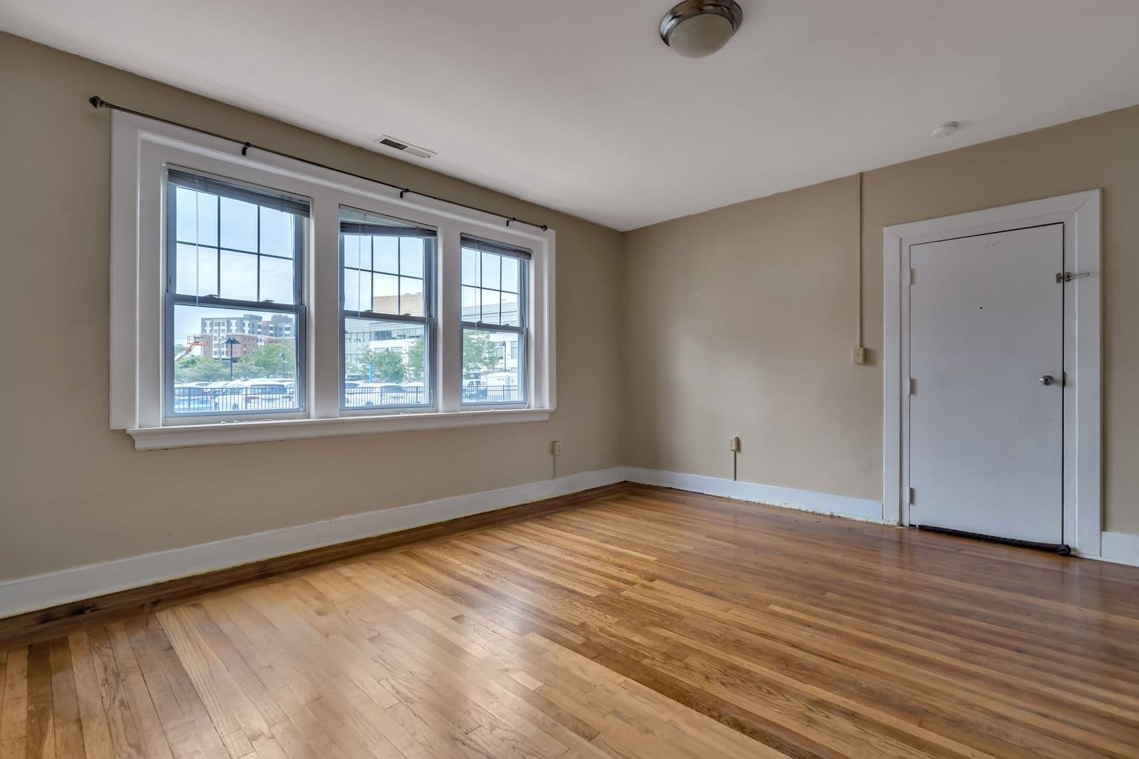New Haven Apartment: 17 Howe Street