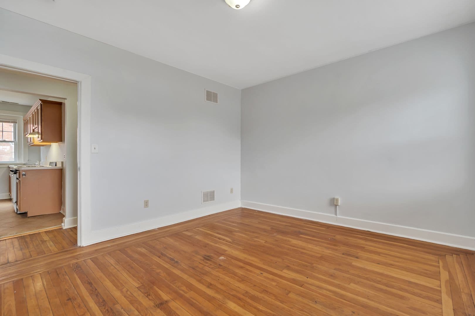 New Haven Apartment: 17 Howe Street