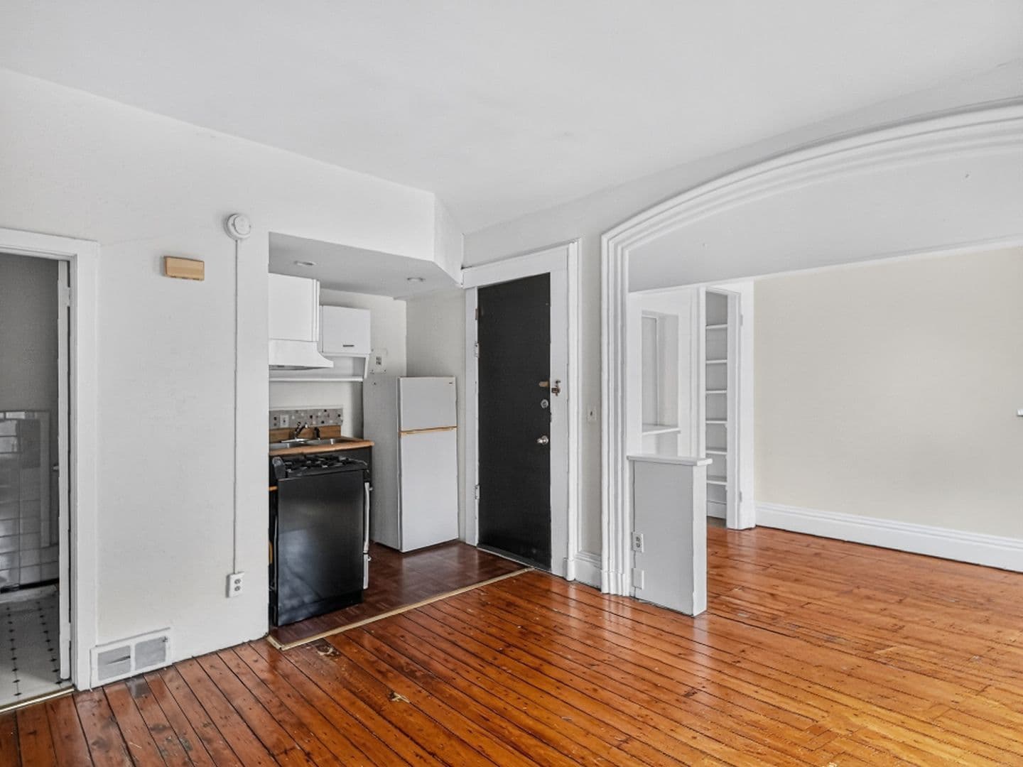 New Haven Apartment: 42 Trumbull Street