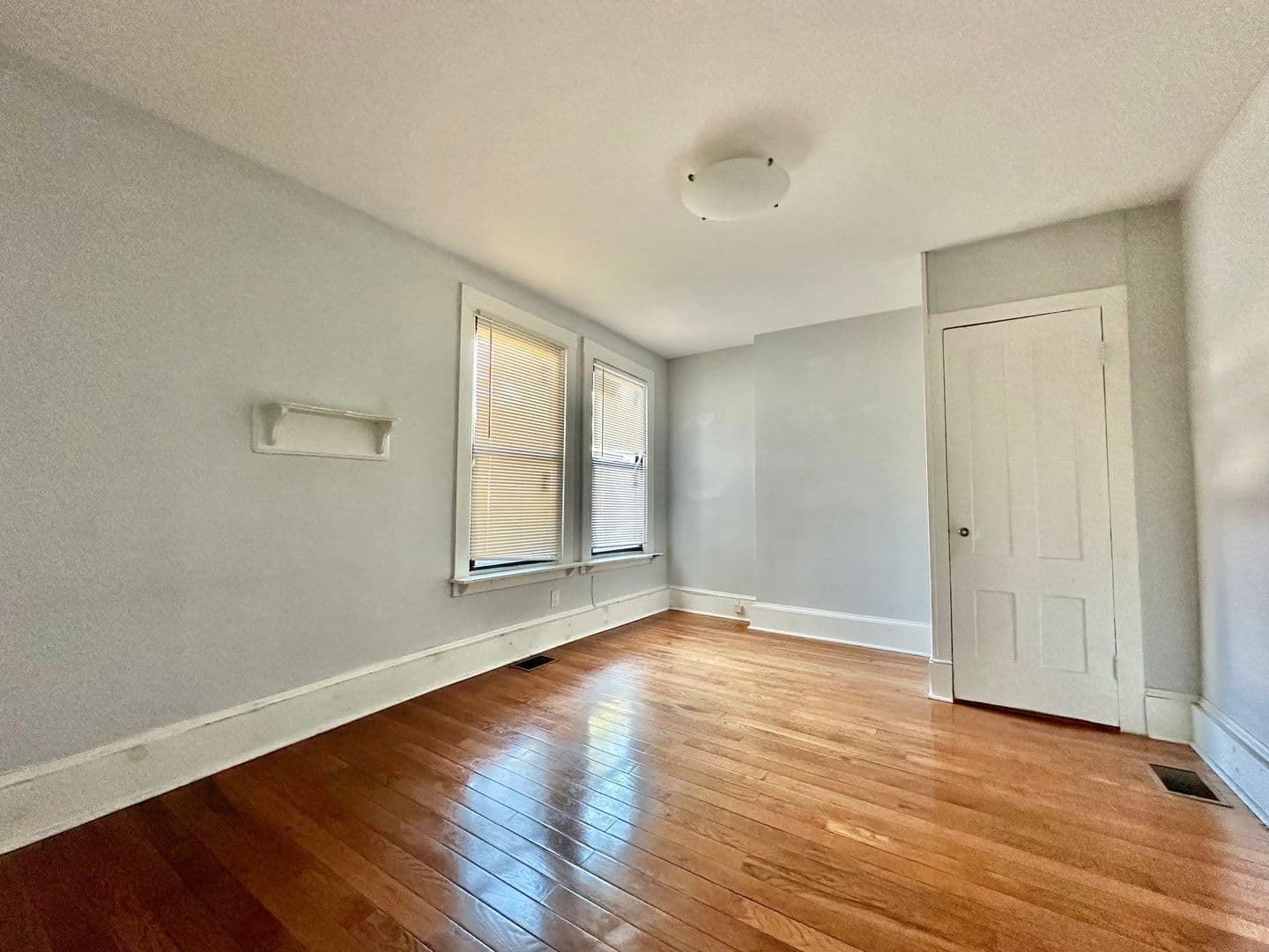 New Haven Apartment: 1371 Chapel Street