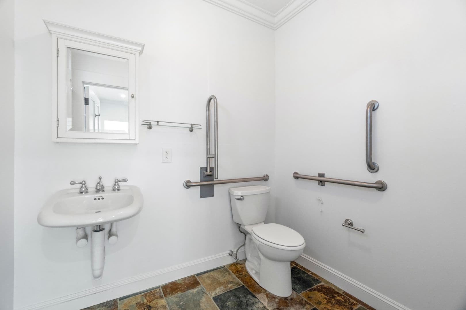 New Haven Apartment: 54 Trumbull Street