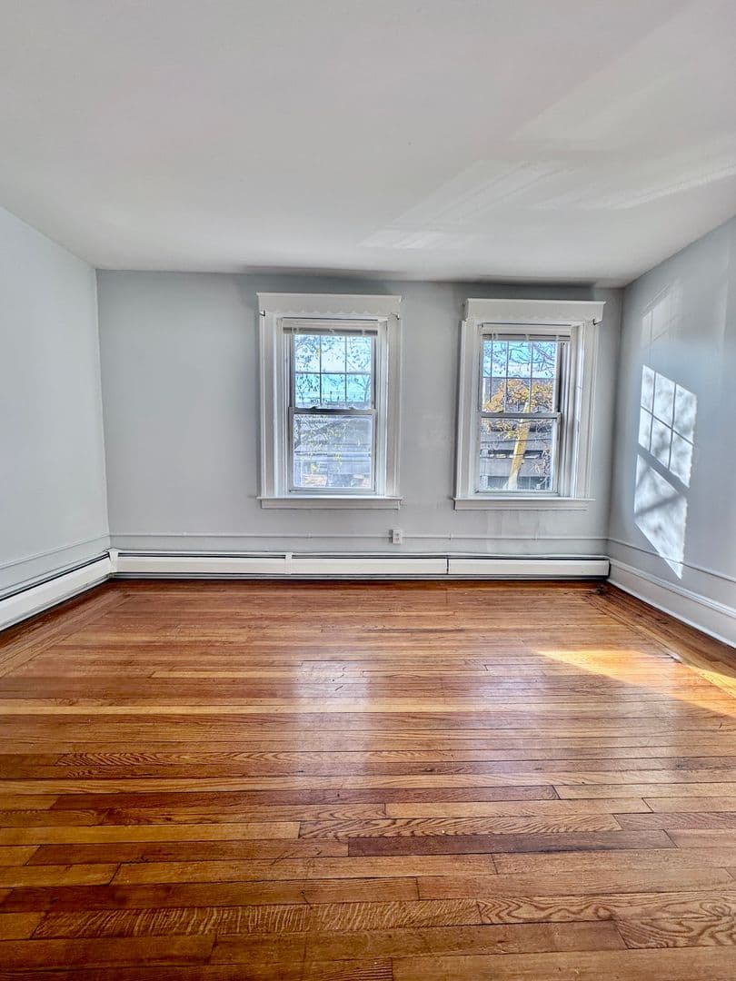 New Haven Apartment: 1375 Chapel Street