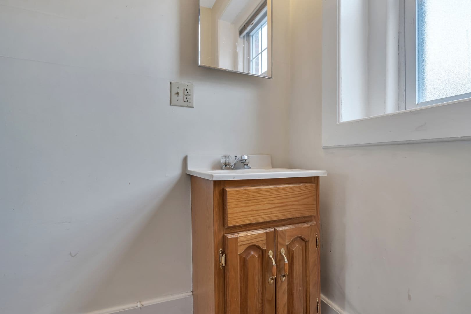 New Haven Apartment: 17 Howe Street