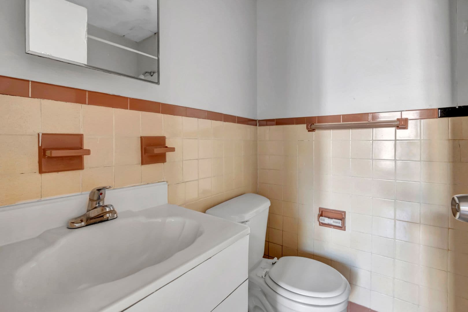New Haven Apartment: 42 Trumbull Street