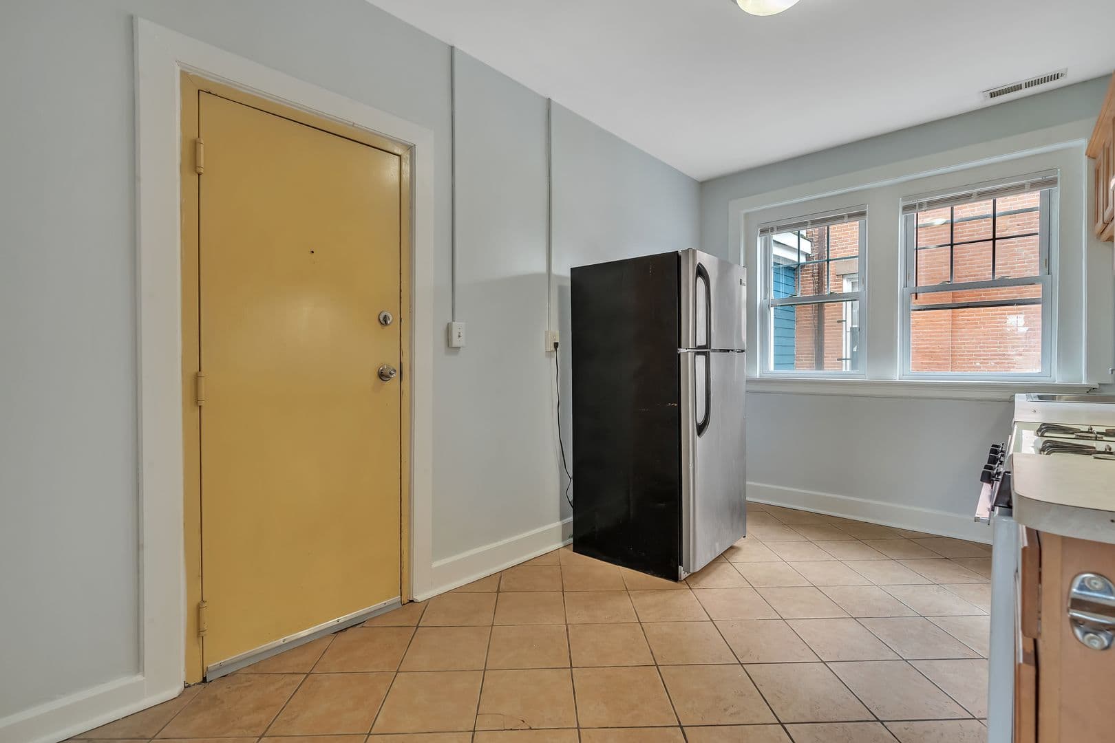 New Haven Apartment: 17 Howe Street