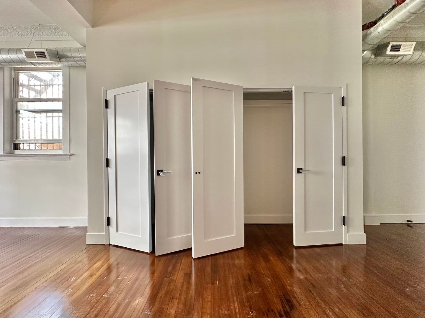 New Haven Apartment: 813 Chapel Street