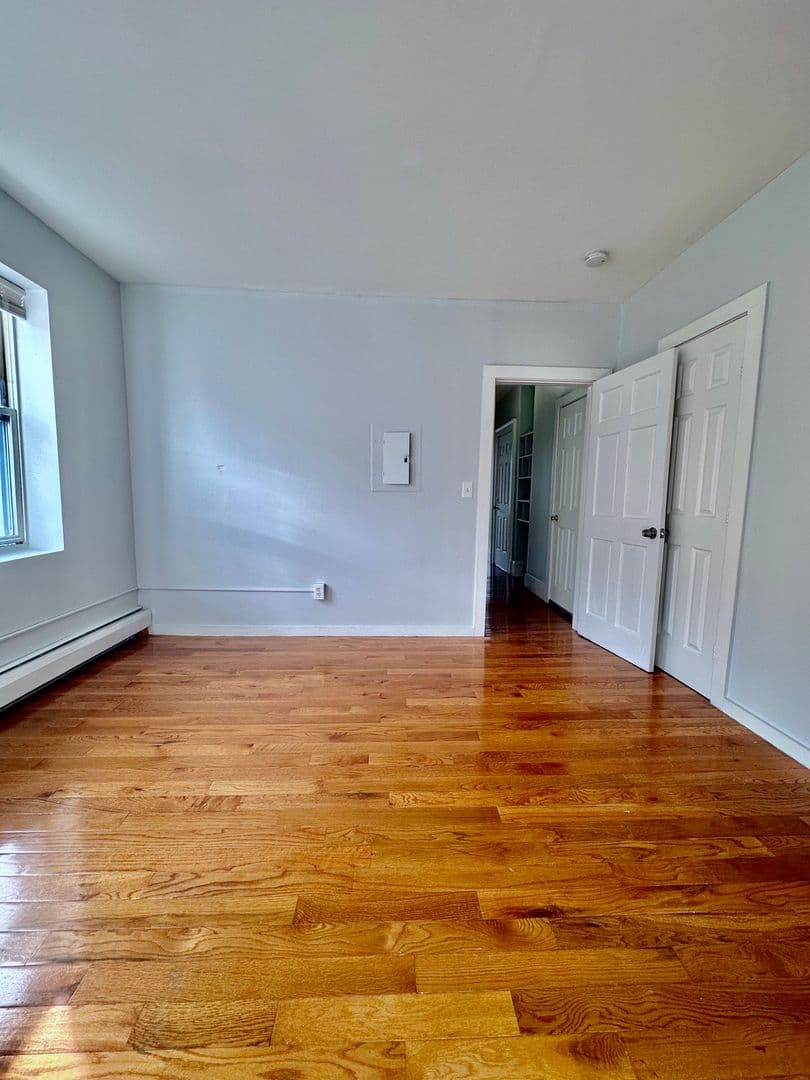 New Haven Apartment: 1375 Chapel Street