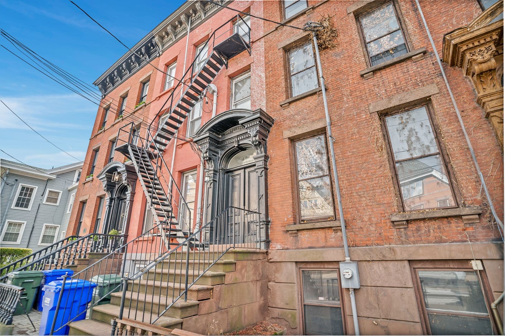 New Haven Apartment: 42 Trumbull Street
