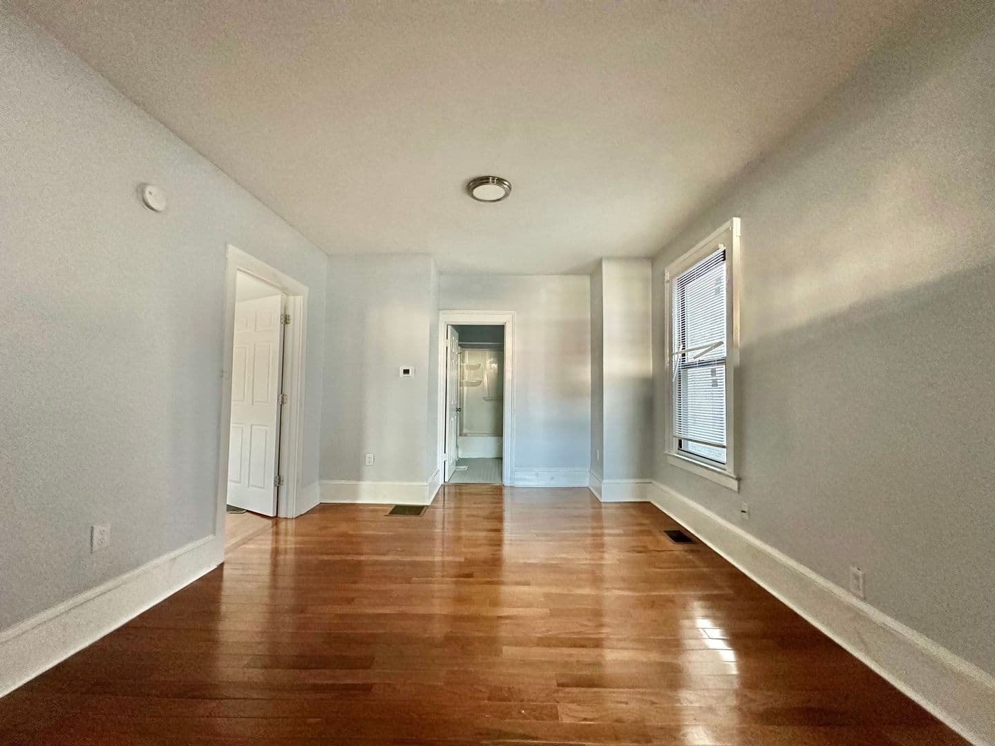 New Haven Apartment: 1371 Chapel Street