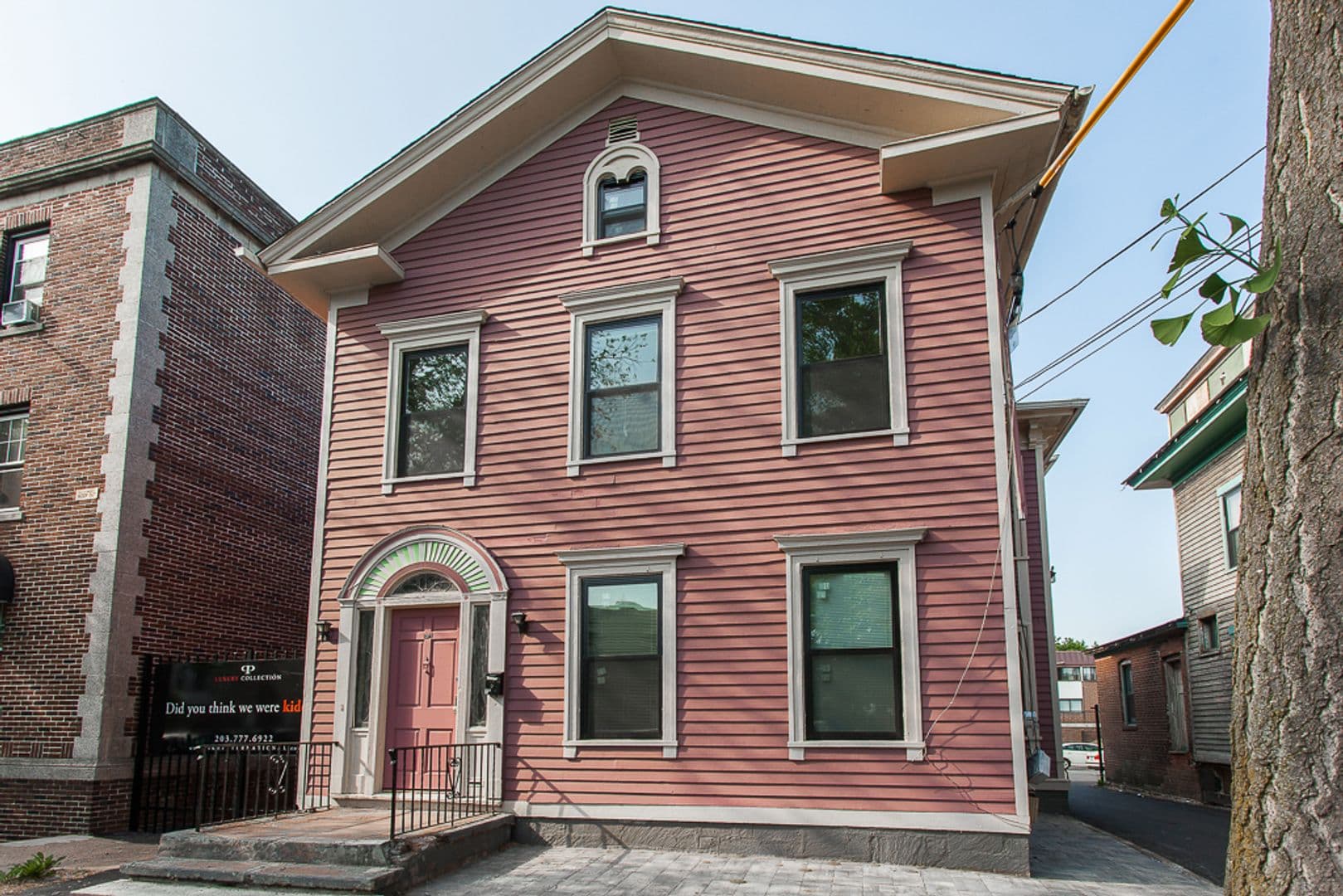 New Haven Apartment: 1371 Chapel Street